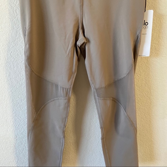 ALO NWT High Waist Coast Capri Legging - Picture 7 of 8